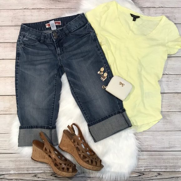 GAP Denim - 🔴 5/$20 GAP Capri Jeans size 2